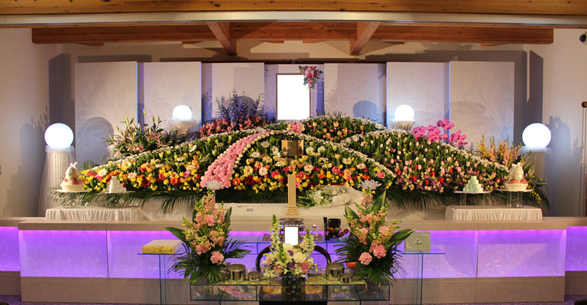 アートメモリーの生花祭壇9